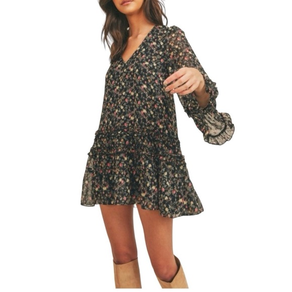 SOLD🌟NWT Lush Long Sleeve Black Floral Mini Dress - Picture 1 of 2